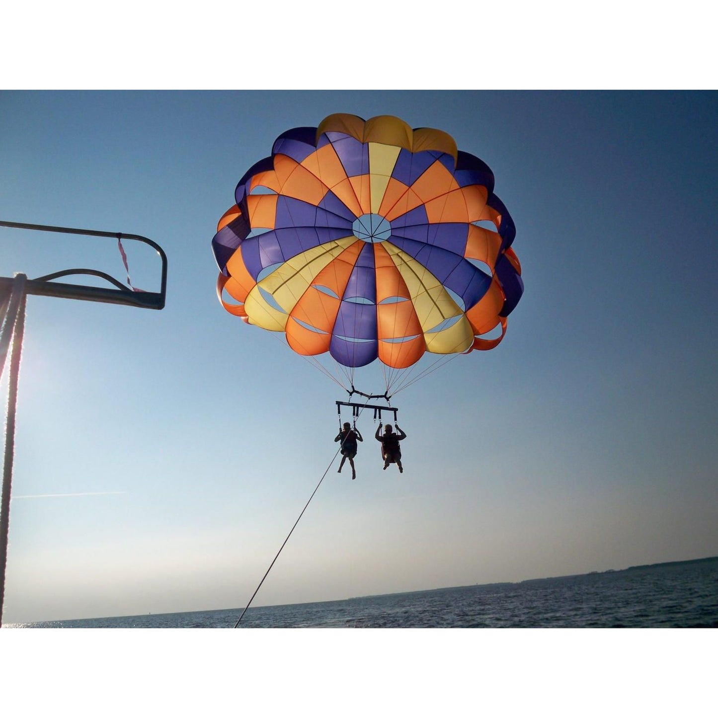 Passeio de Barco em Parasailing