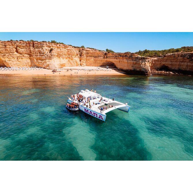 Passeio de Catamarã pela Costa e Grutas de Benagil