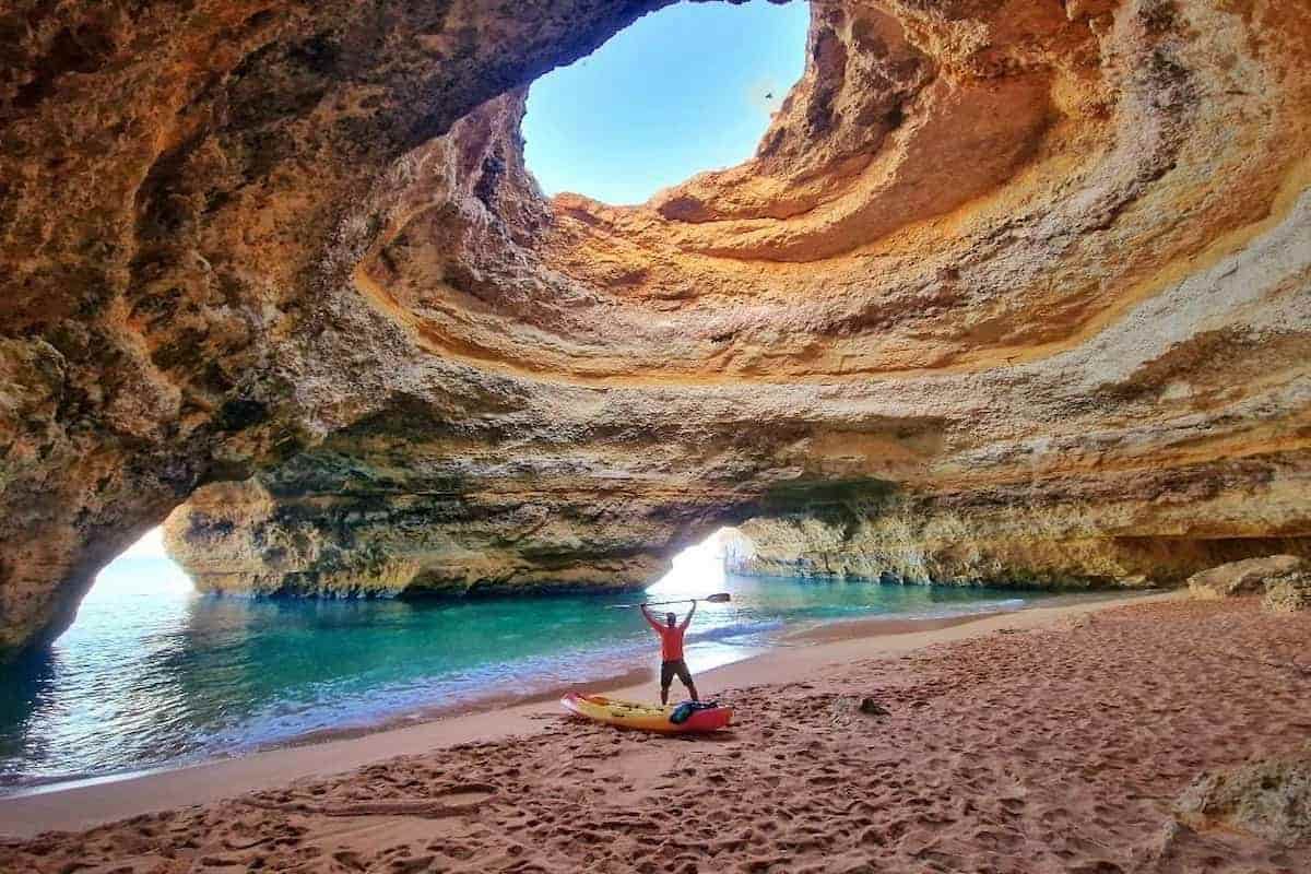 Excursion en kayak aux grottes de Benagil