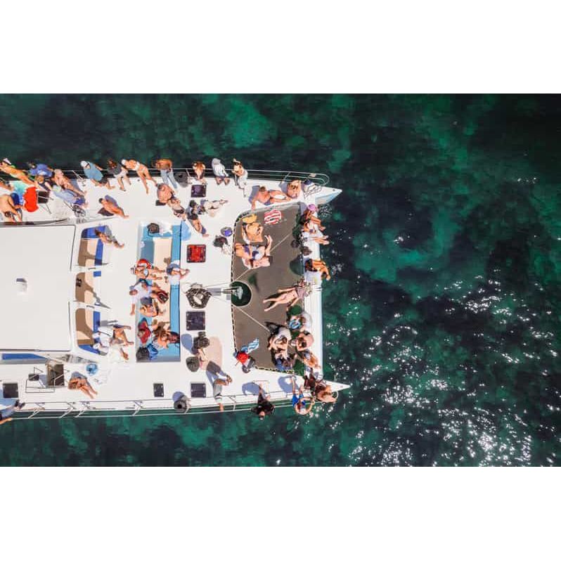 Passeio de Catamarã pela Costa e Grutas de Benagil