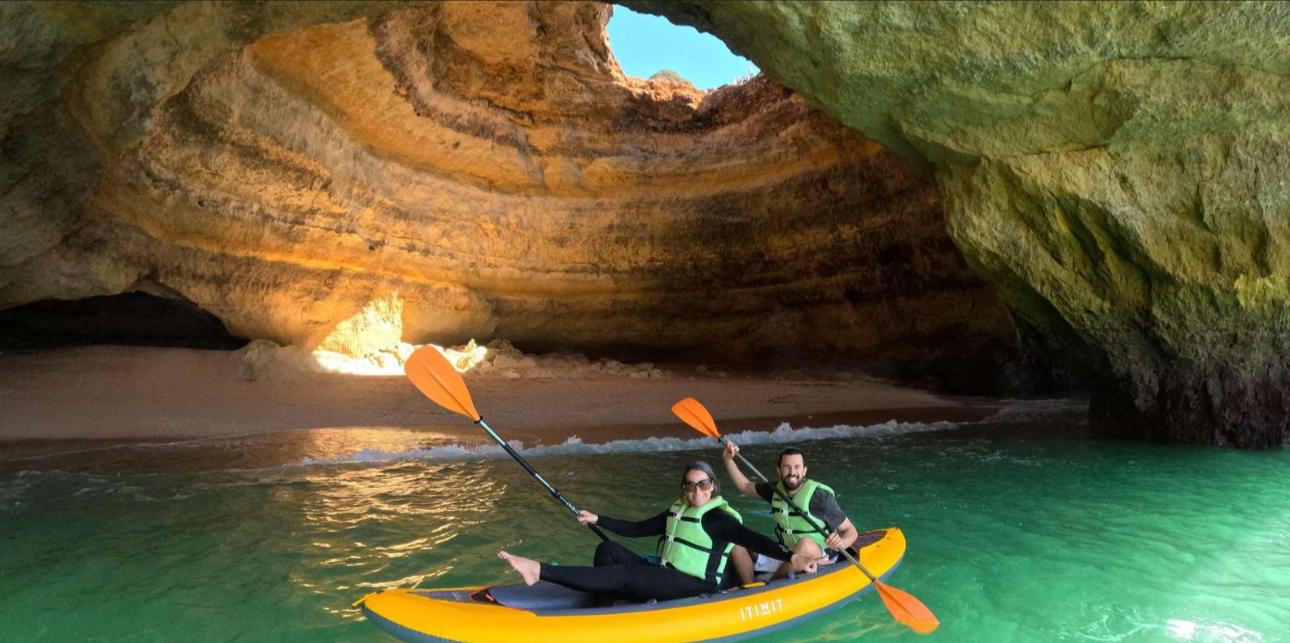 Excursion en kayak aux grottes de Benagil