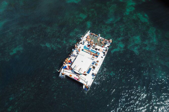 Tour en catamaran avec barbecue et bar ouvert