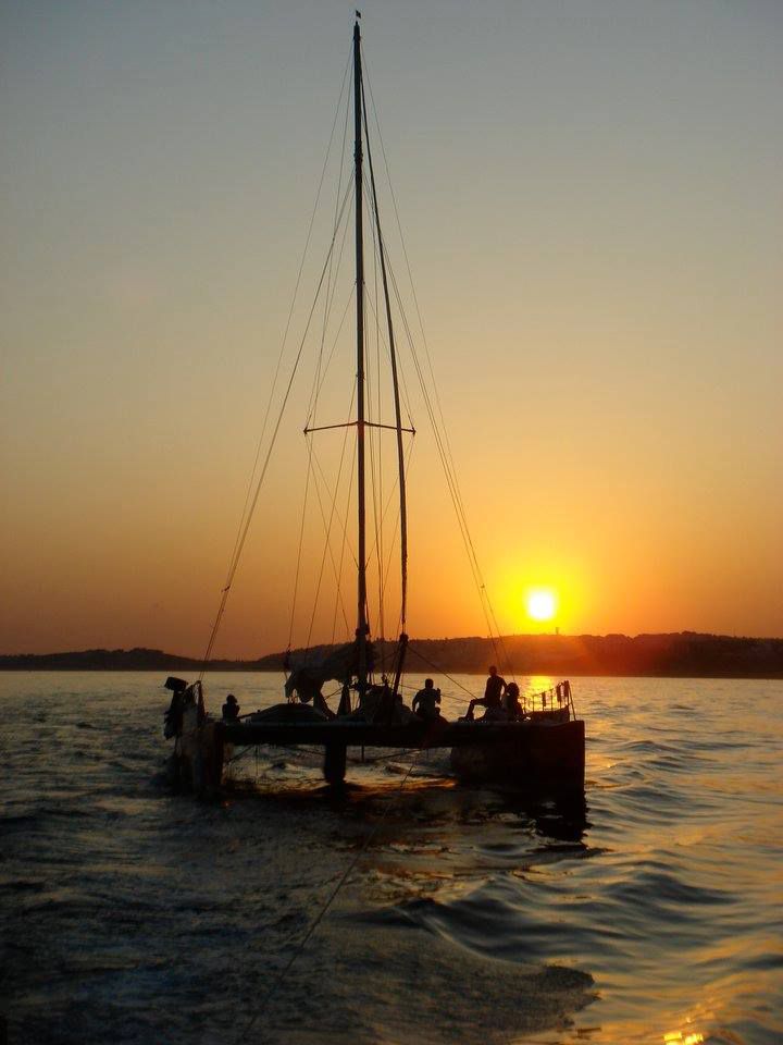 Tour en catamaran avec barbecue et bar ouvert