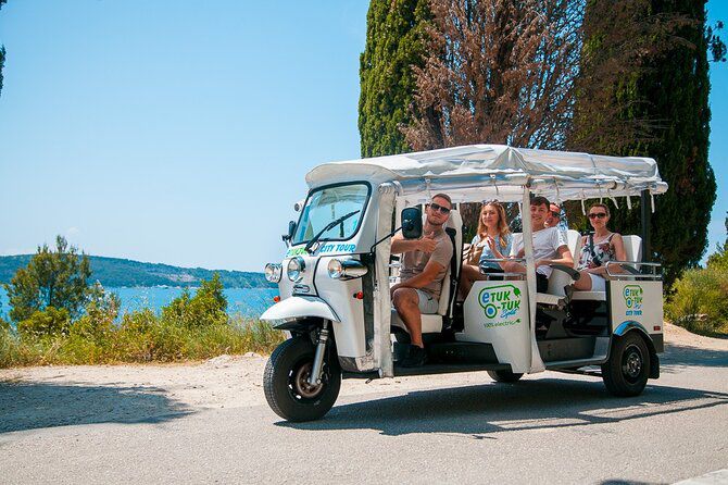 Visite en tuktuk de la ville et des plages d'Albufeira