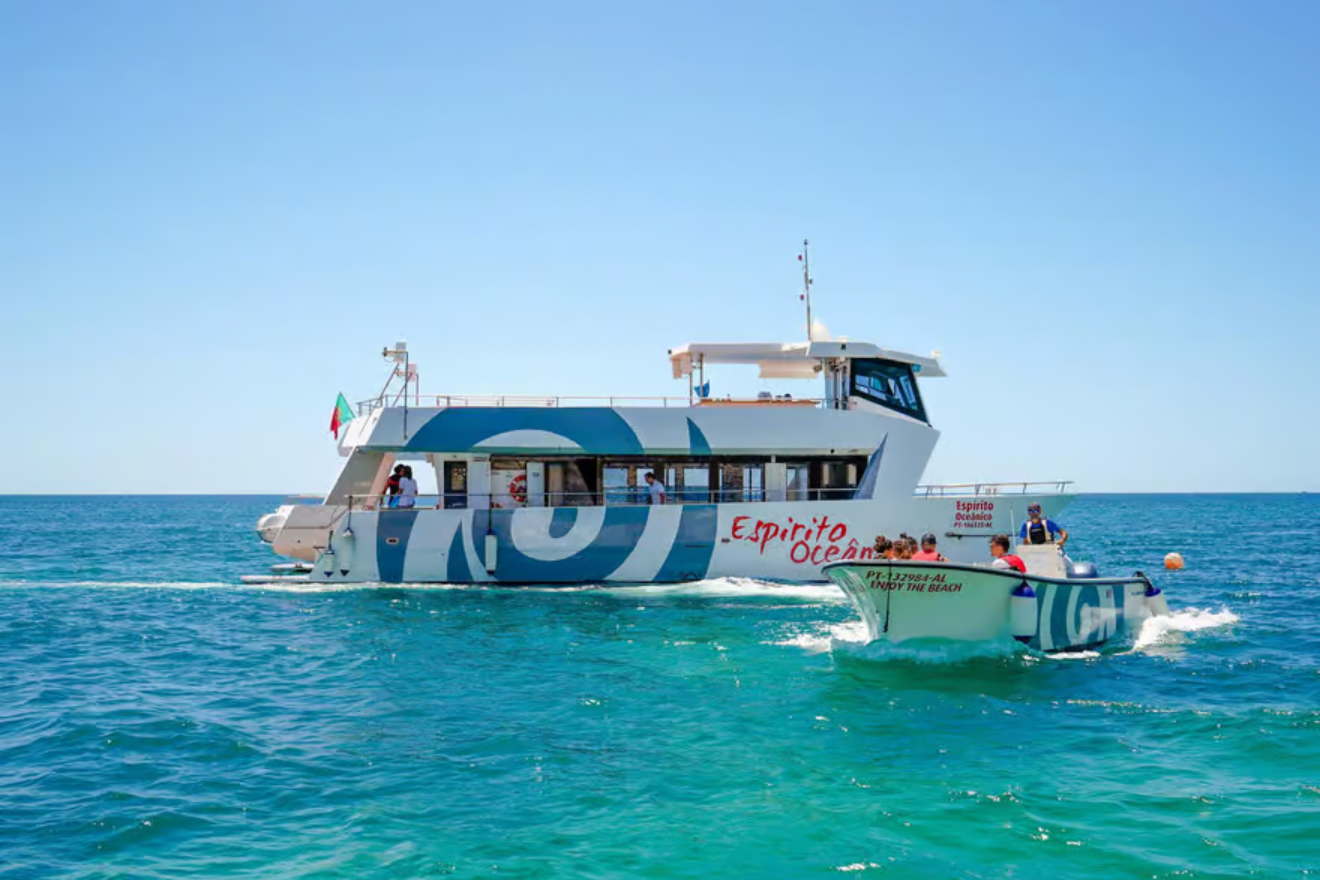 Albufeira: Brunch Cruise and Benagil Caves
