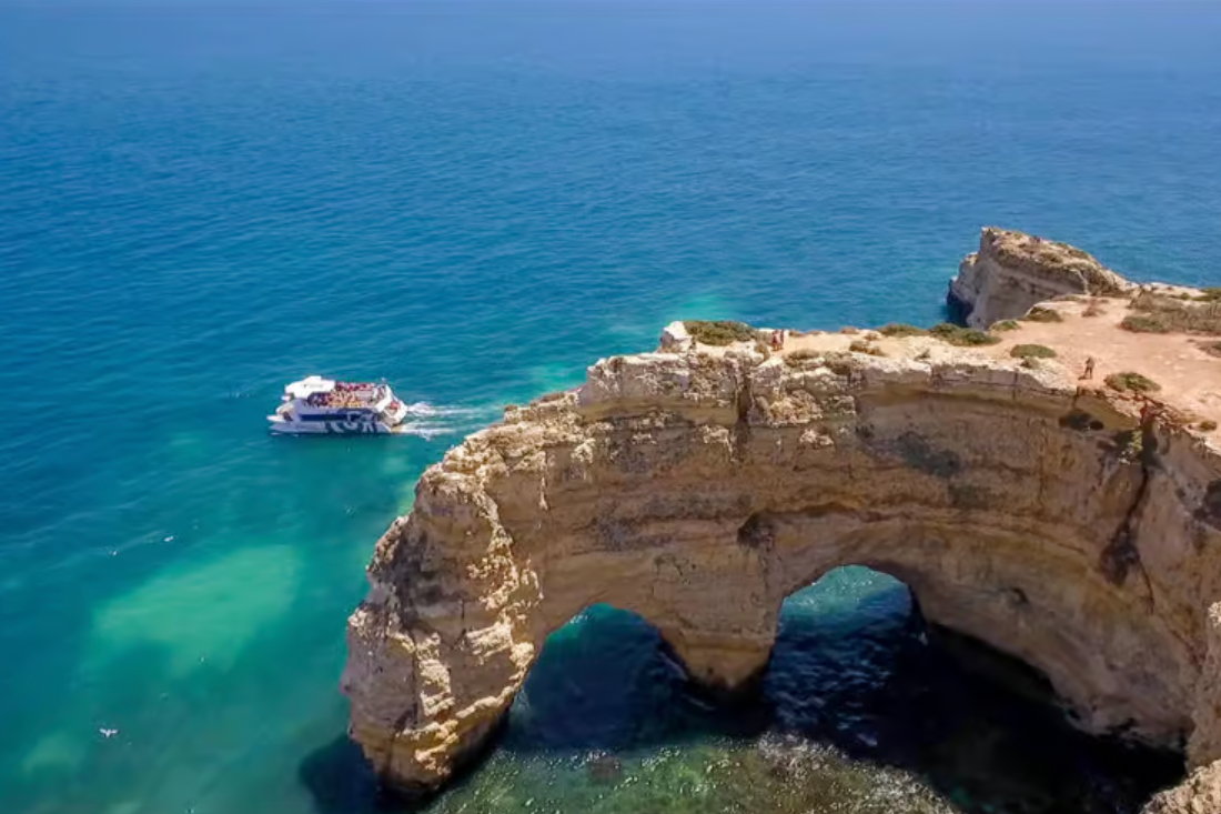 Albufeira: Brunch Cruise and Benagil Caves