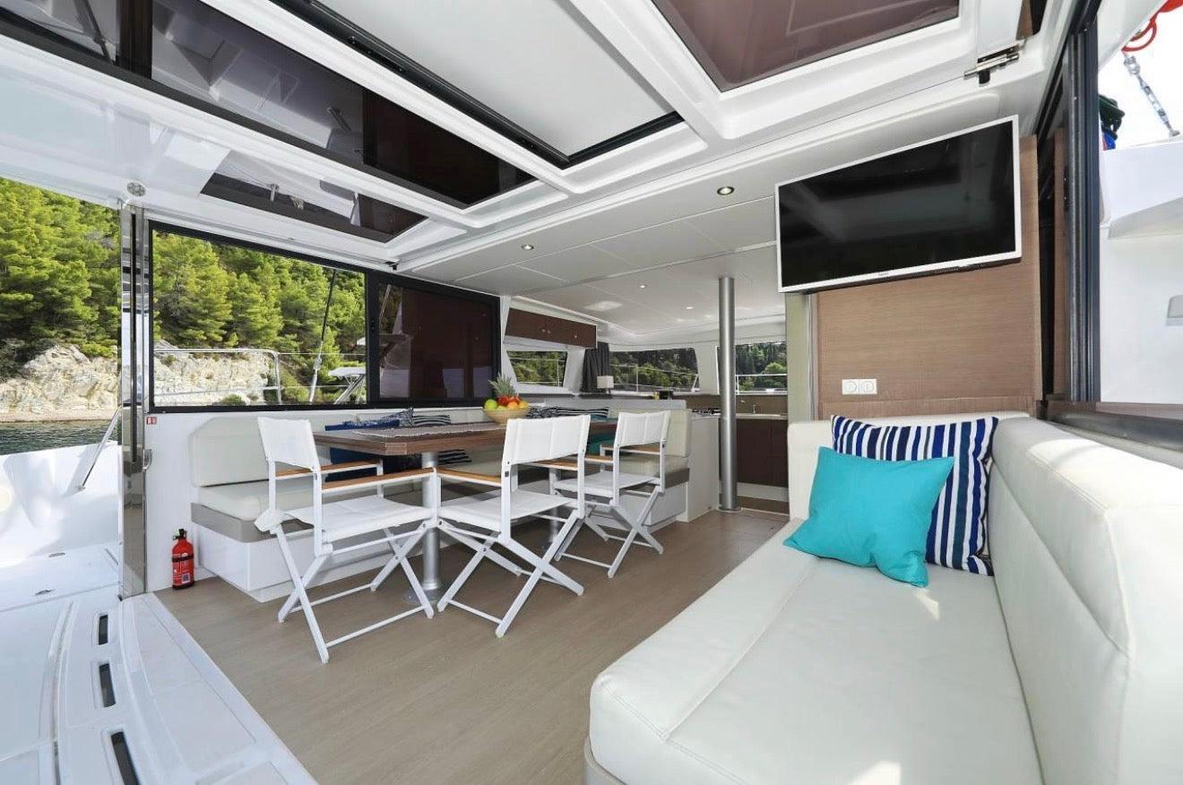 Catamarã Privado com bebidas e snacks