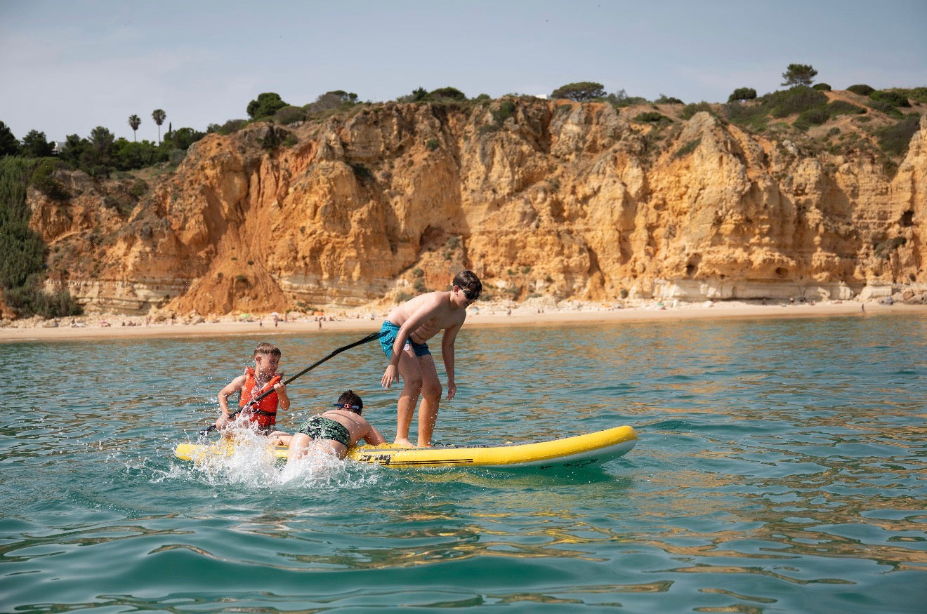 Catamarã Privado com bebidas e snacks