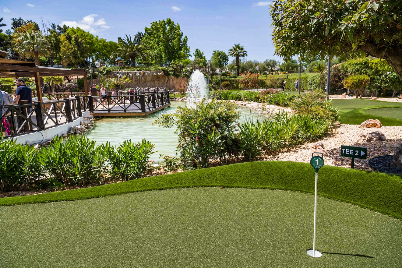 Albufeira: Mini Golf Entrance Ticket
