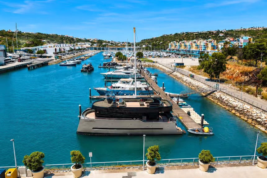 Albufeira: Brunch Cruise and Benagil Caves