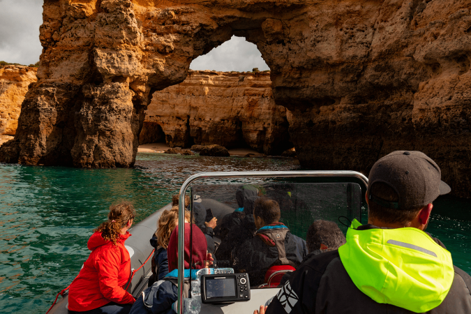 Albufeira: Private Dolphin & Caves Boat Tour
